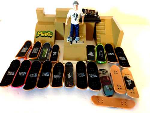 Tech deck finger - tech,